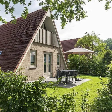 Holiday With Garden Near Mookerplas Holiday home