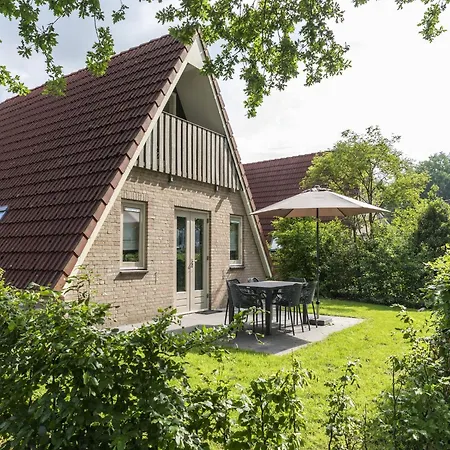 Holiday With Garden Near Mookerplas Holiday home *